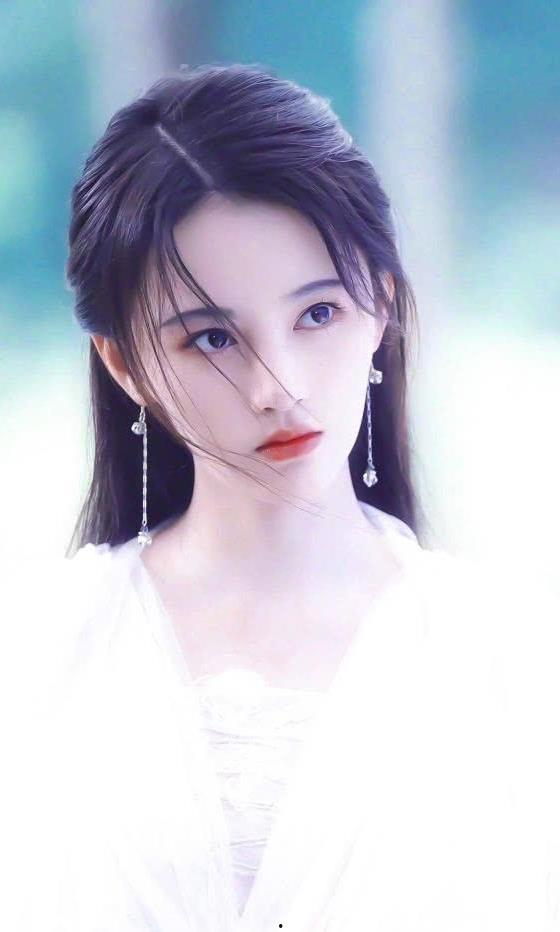 鞠婧祎爆料新恋情视频,甜蜜视频曝光引网友热议！”